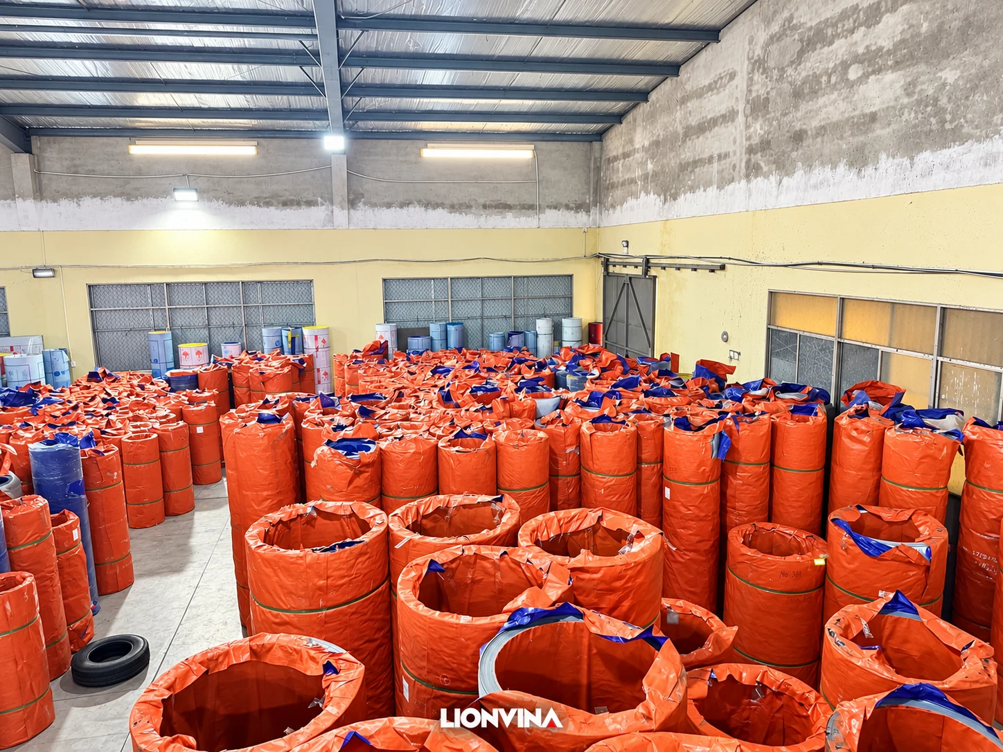 Cuộn POLYCAR được đóng gói tại kho