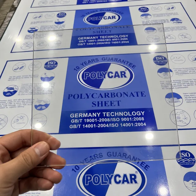 Ảnh thực tế màu Trong suốt POLYCAR