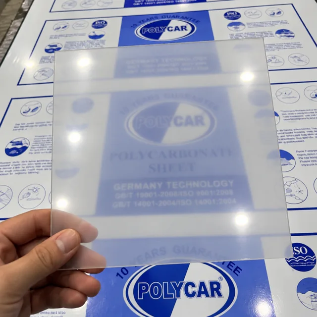 Ảnh thực tế màu Trắng sữa POLYCAR