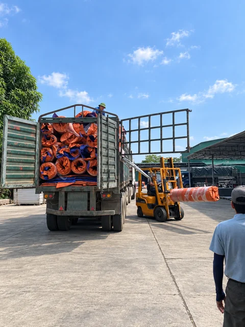 Bốc xếp hàng bằng xe nâng