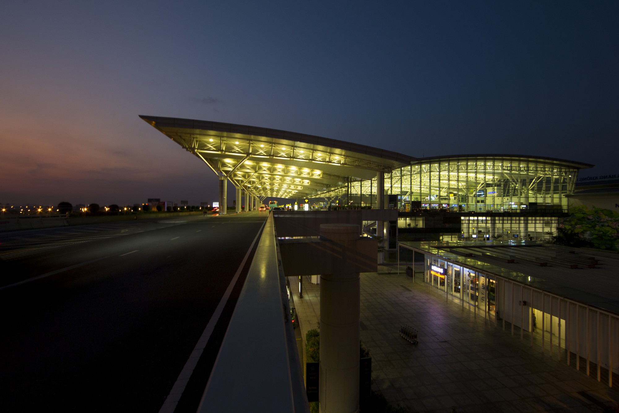 Polycarbonate Daylighting Roof Solution at Noi Bai Airport