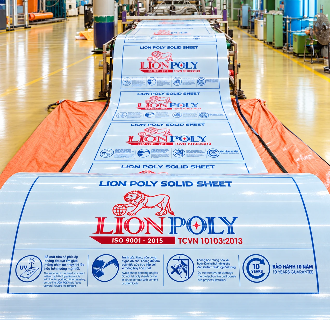 Tấm LION POLY trên dây chuyền